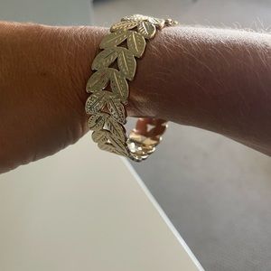 Kendra Scott Gold Leaf Bangle